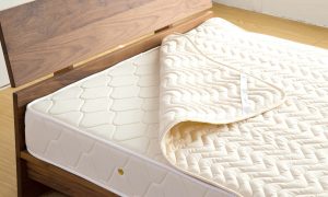 マットレスの保護を目的とする場合は、敷布団ではなくベッドパッドを使用しましょう。