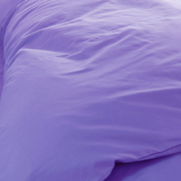 落ち着いて眠りたい場合には少し不向きな色ですが 、感受性を高めたい方にはおすすめの紫