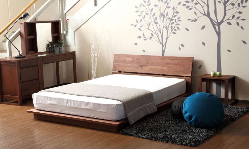 ロータイプベッドは部屋をより広く感じるようなシンプルな仕様が多いためデザイン面でもミニマリストに向いている。 