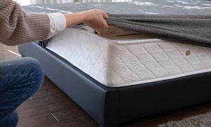 シーツは週に1～2回の頻度で交換すると、ベッドを清潔に保ちやすくなります。