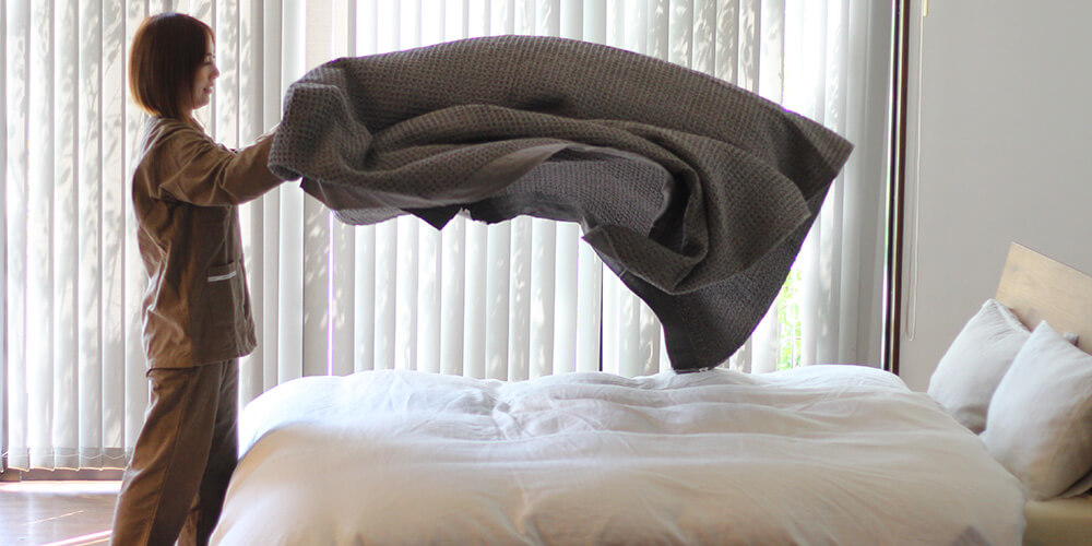 リラックスできるちょうどよい温湿度の寝床を作るには、寝具の保温性や通気性が重要
