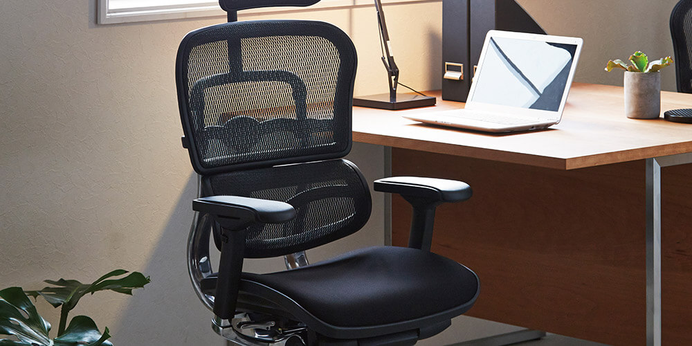 メッシュのオフィスチェアは通気性がよく長時間座っても蒸れにくいため、テレワークや在宅勤務のオフィスチェアとして最適