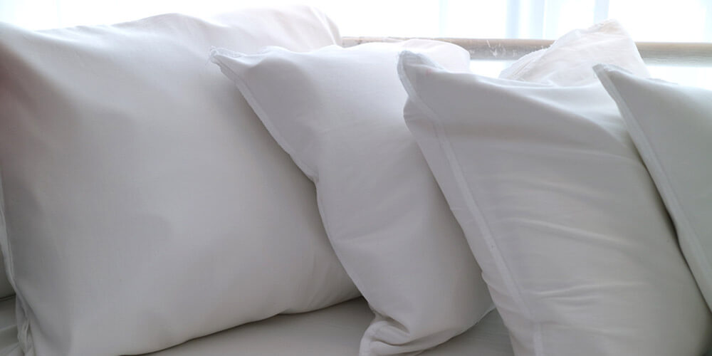 最適な枕の大きさの目安は幅60cm以上、奥行き40cm以上