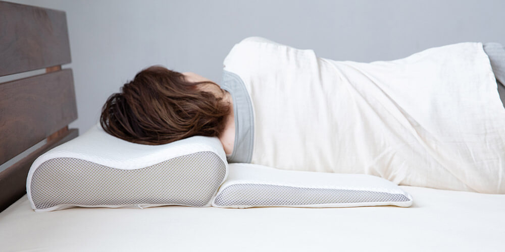 寝返りを打ちたい人は寝返りに考慮して設計された枕を選びましょう