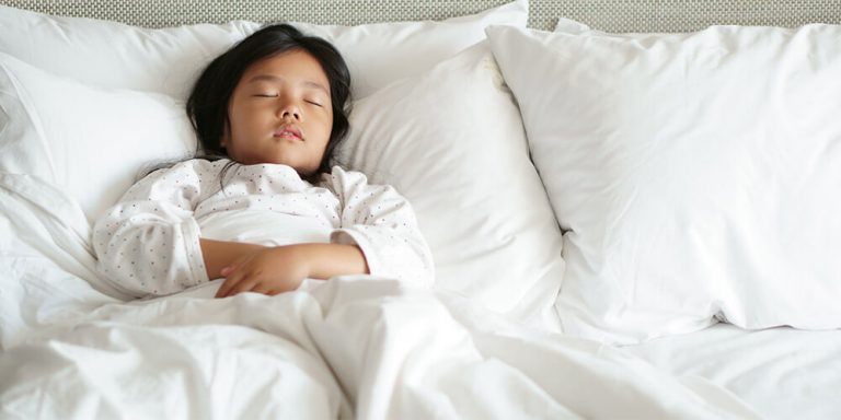 睡眠中にうなされるのはどうして?夢の影響?原因と対策方法を解説 - VENUSBED LIBRARY