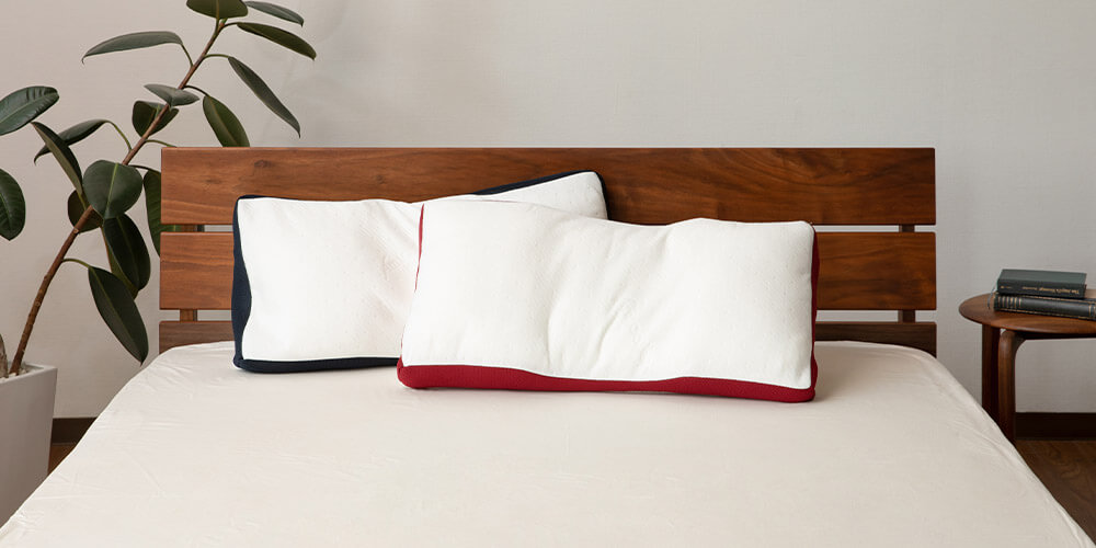 頸椎支持·横向き対応型の枕は好みに合わせて中身の素材や高さを調整できたり、裏表や上下を変更したりする