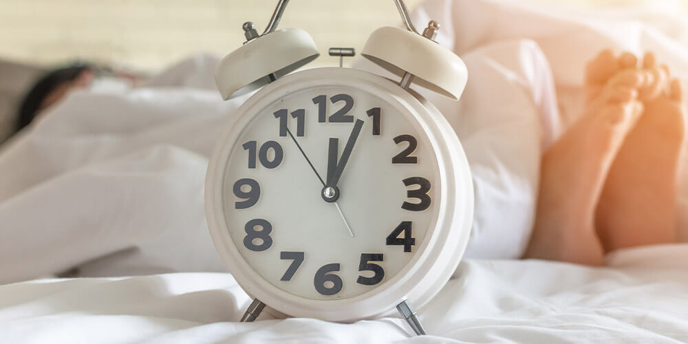 睡眠不足を解消するには、自分の理想とする睡眠時間を探ることがポイント