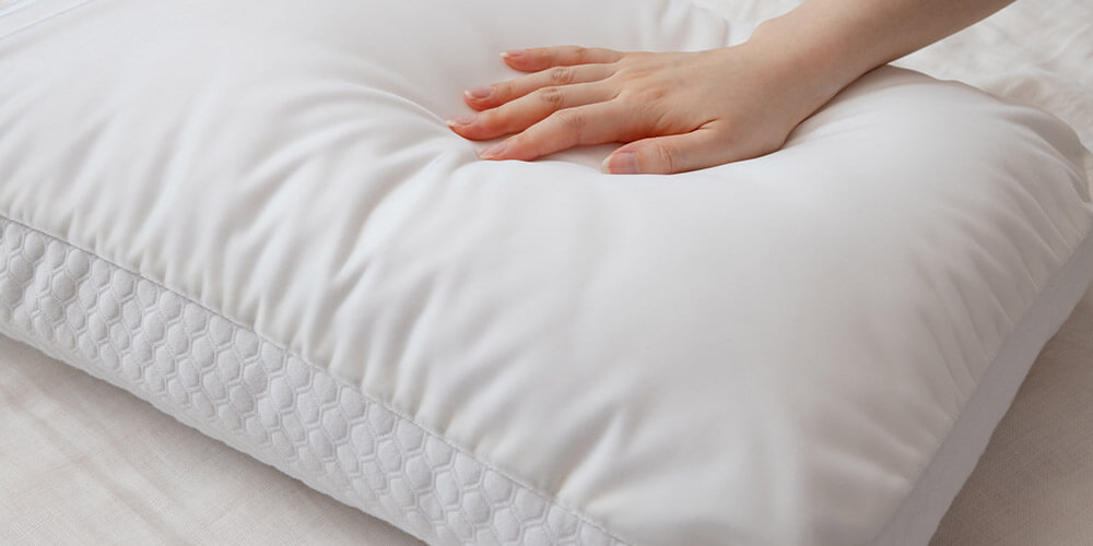 使い心地のよさも大切なため、枕の硬さが自分の好みに合っているかどうかもチェックする