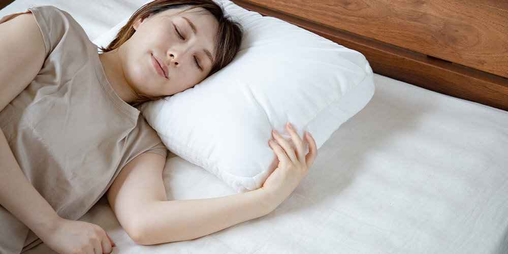 自分に合った枕を使用することで肩こりと腰痛が改善される可能性があります