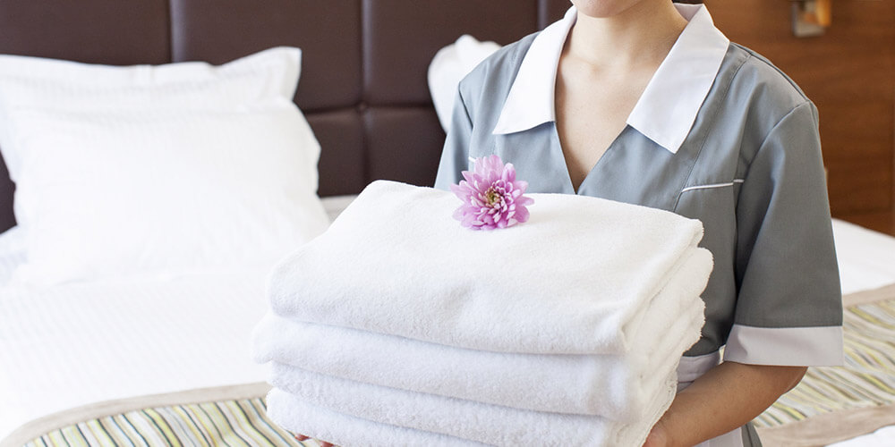 吸水性が高く、繰り返し洗濯しても質感が落ちない業務用のホテル仕様タオル