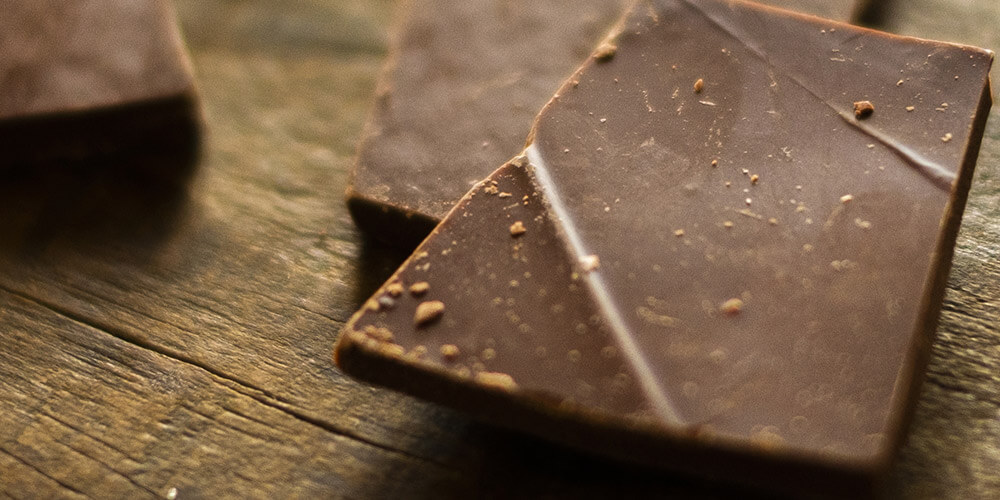 カフェインを含むチョコレートを眠る前に食べる適量はひとかけら程度