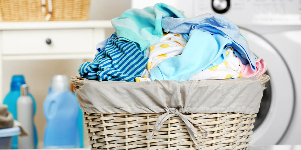 洗濯ものを干す場所に困る梅雨シーズンでも布団乾燥機で衣類も乾燥できる