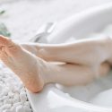 入浴の効果や作用とは？安眠が期待できるタイミングや温度、時間も解説