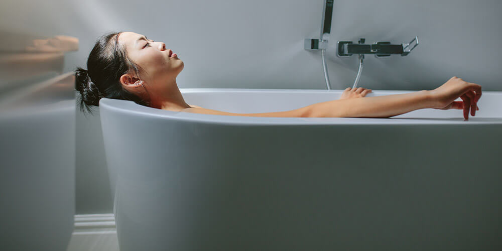 入浴によって身体を支える関節や筋肉が重力から解放されることで、全身がゆったりとリラックスした状態に近づく