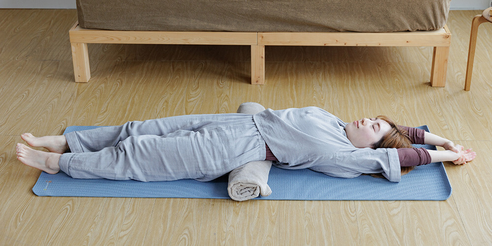 就寝前のストレッチは、心身の緊張を和らげ、寝付きがよくなる効果が期待できます。