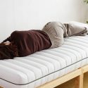 寝返りしやすいマットレスを選ぶメリット｜肩こりや腰痛を和らげるポイント、おすすめ商品を紹介
